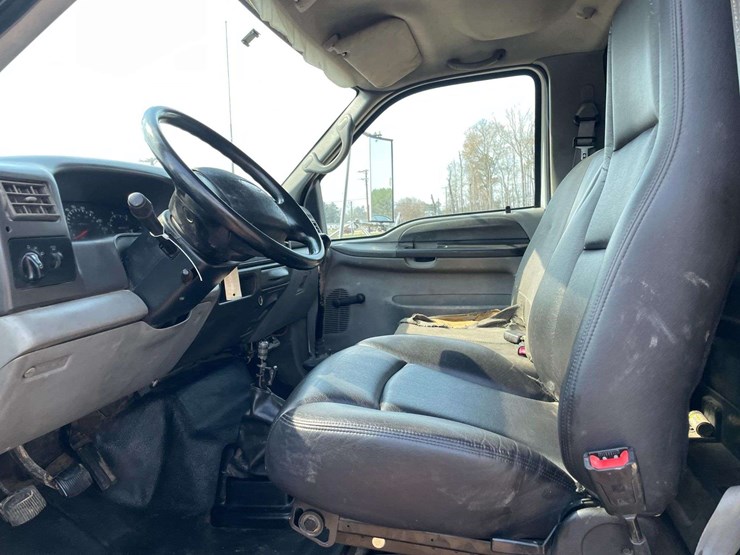 2001-ford-f650-image-10