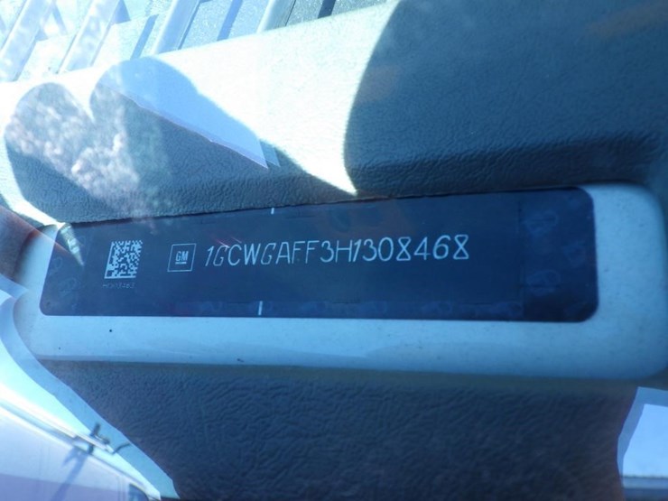 2017-chevrolet-express-2500-image-15