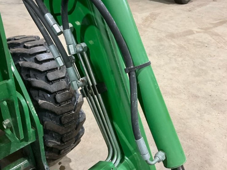 2010-john-deere-3520-image-16