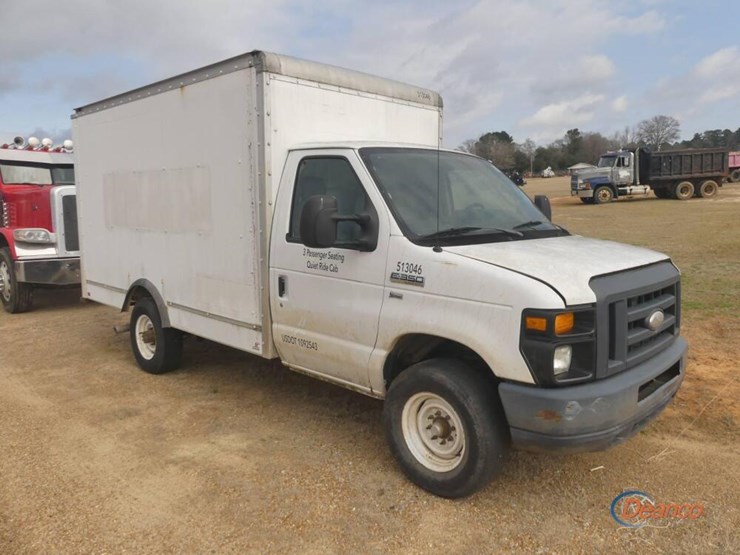 2015-ford-e350-image-1