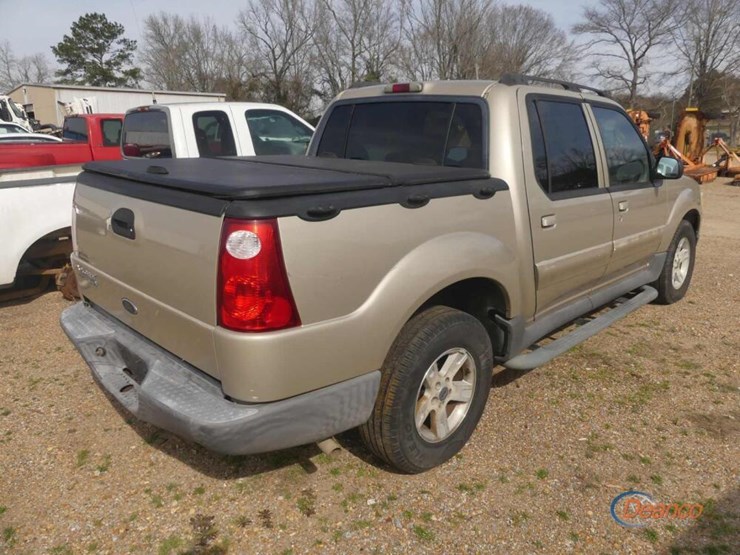 2005-ford-explorer-image-2