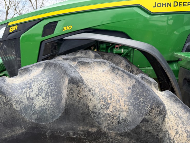 2023-john-deere-8r-310-image-8