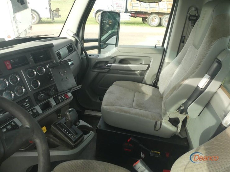 2018-kenworth-t880-image-15