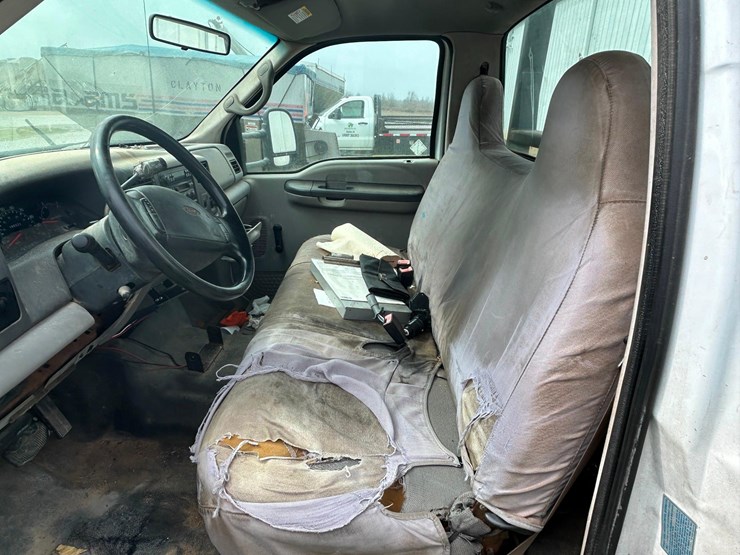 2001-ford-f450-image-33