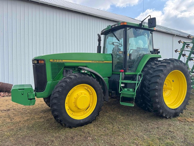1995-john-deere-8200-image-1