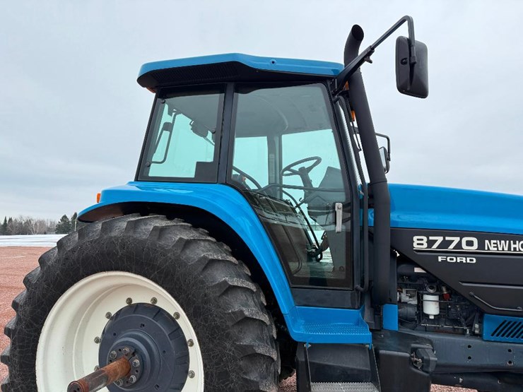 new-holland-8770-image-20