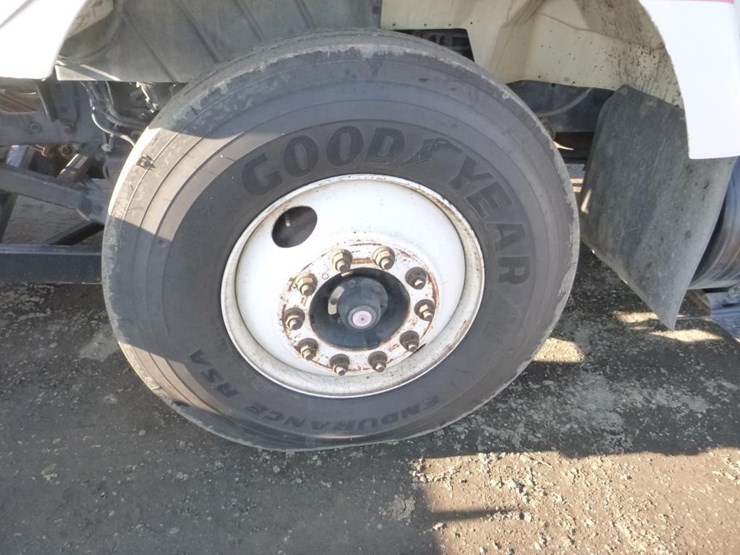 2004-international-7400-image-38