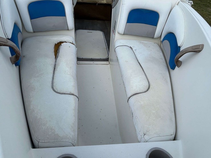 2007-stingray-180rx-ski-boat-image-10