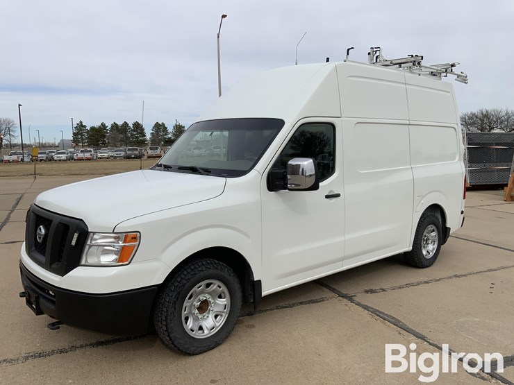 2017-nissan-nv2500-image-1