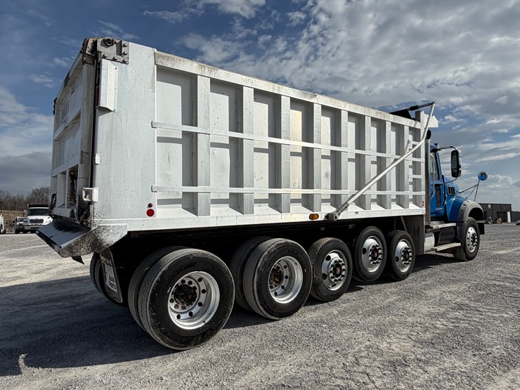 2017-mack-granite-gu713-image-53