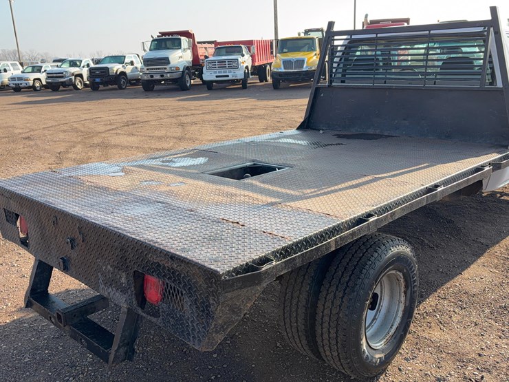 2001-chevrolet-c3500-image-14