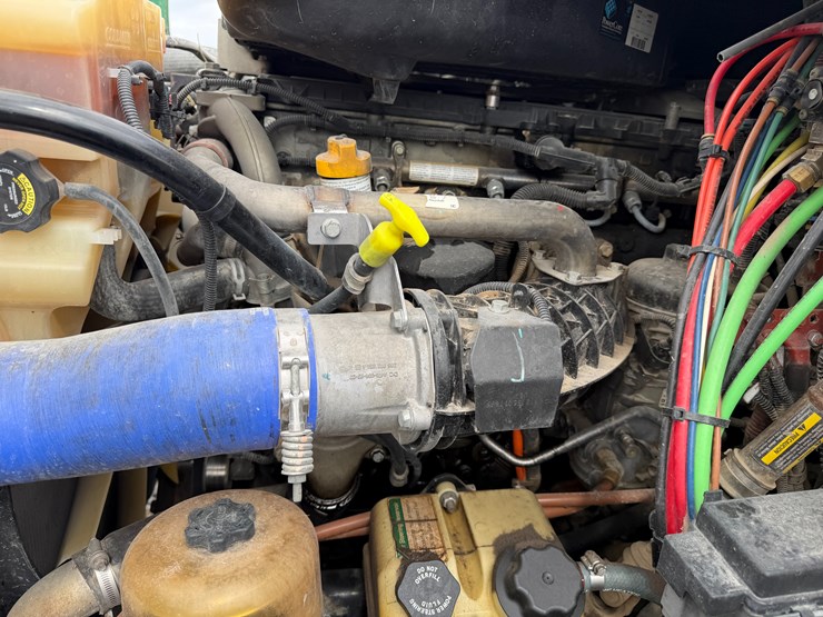 #40990-•-2019-freightliner-cascadia-s/a-daycab-truck-tractor-vin:-3akjgbdv5ksks6034-image-43