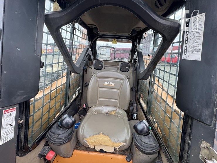 2010-case-445ct-3-image-14