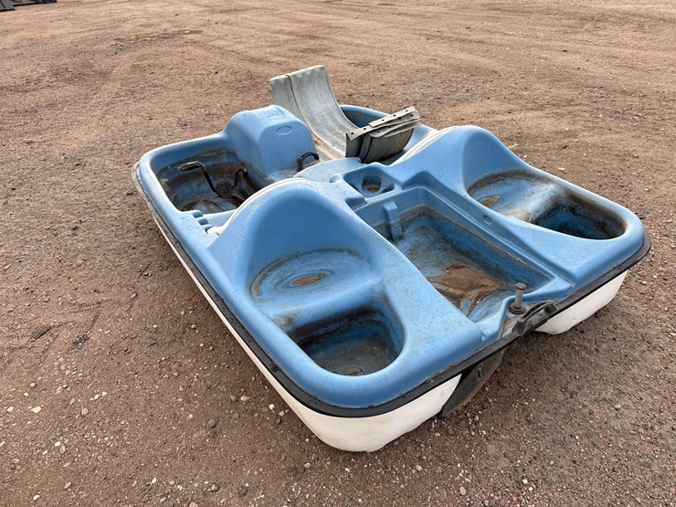 pelican-paddle-boat-image-3