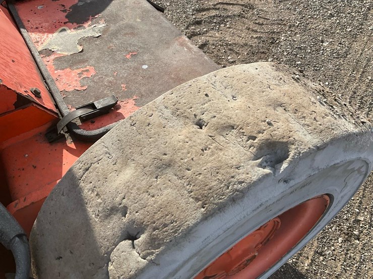 2000-jlg-e300ajp-image-54