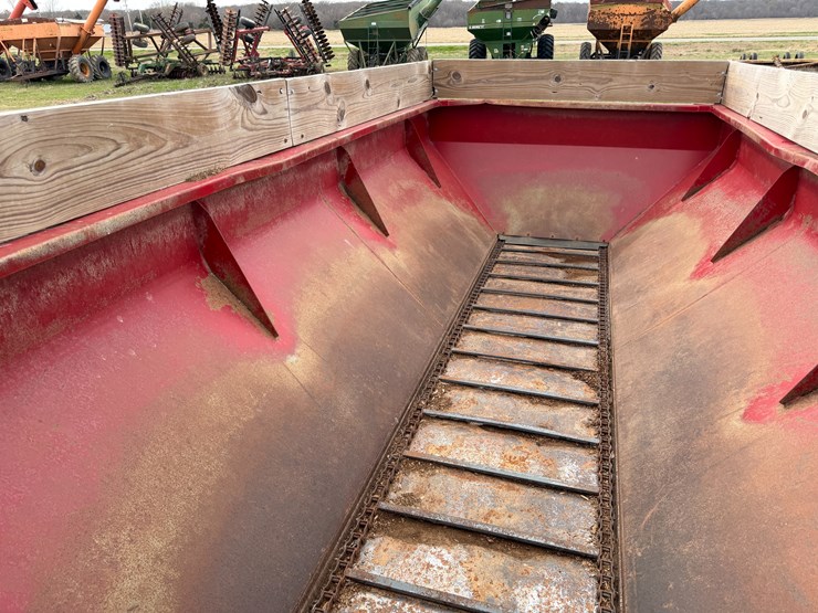#41020-•-chandler-equipmen-17'-pull-type-spreader-image-46
