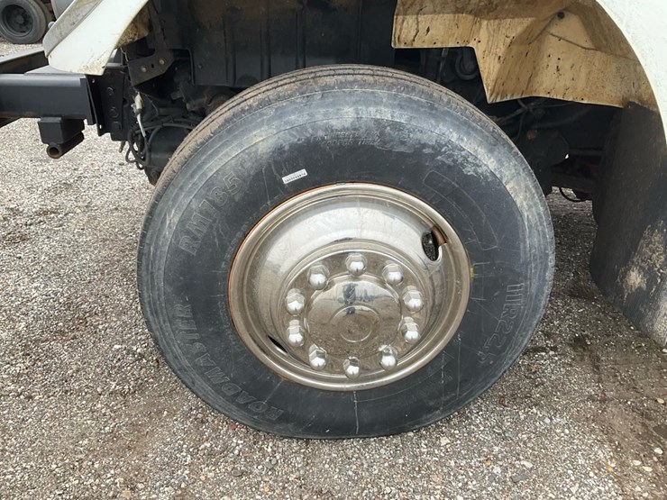 2014-international-7300-image-18