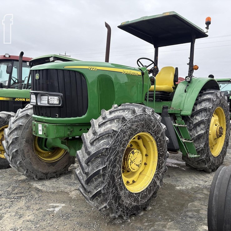 2005 JOHN DEERE 7220