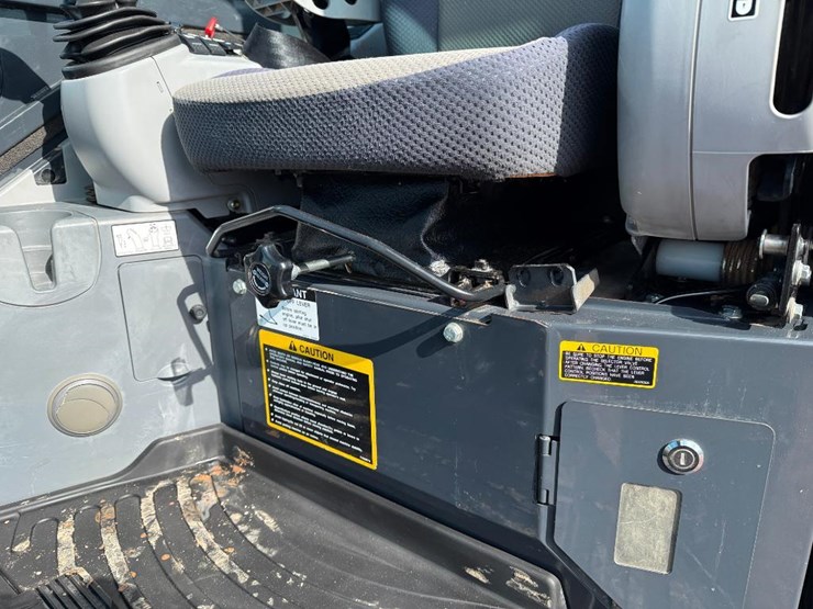 2021-deere-30g-image-46