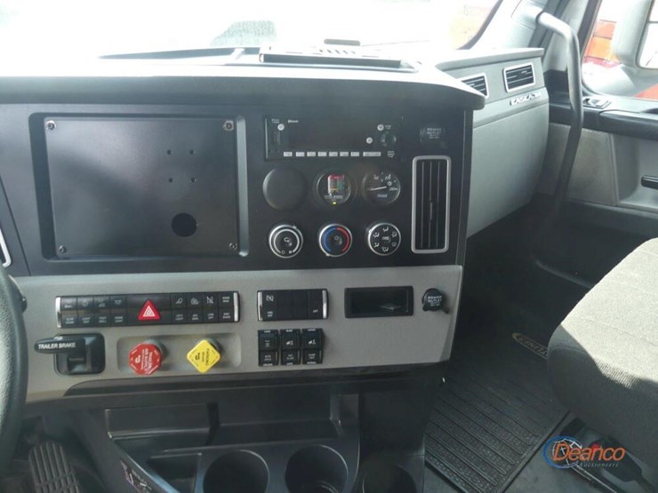 2023-freightliner-cascadia-116-image-16