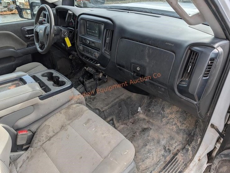 2017-chevrolet-silverado-3500-image-33