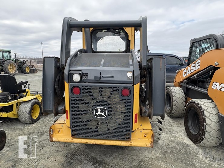 2015-deere-326e-image-9