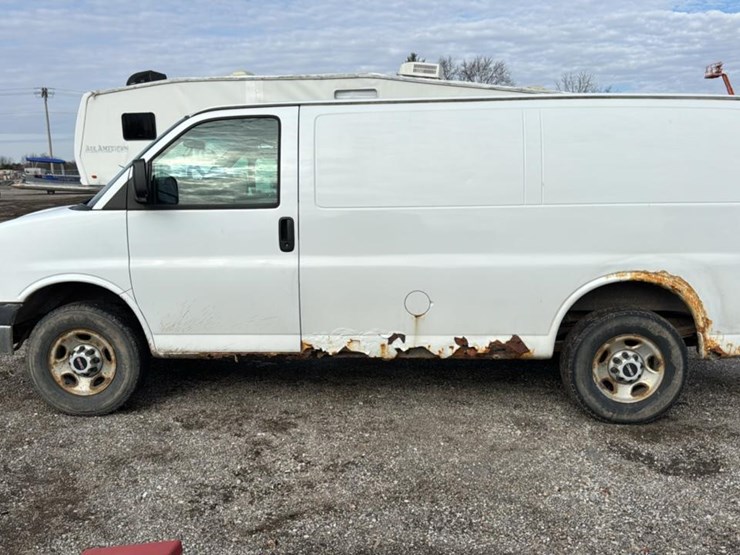 2008-gmc-3500-image-2