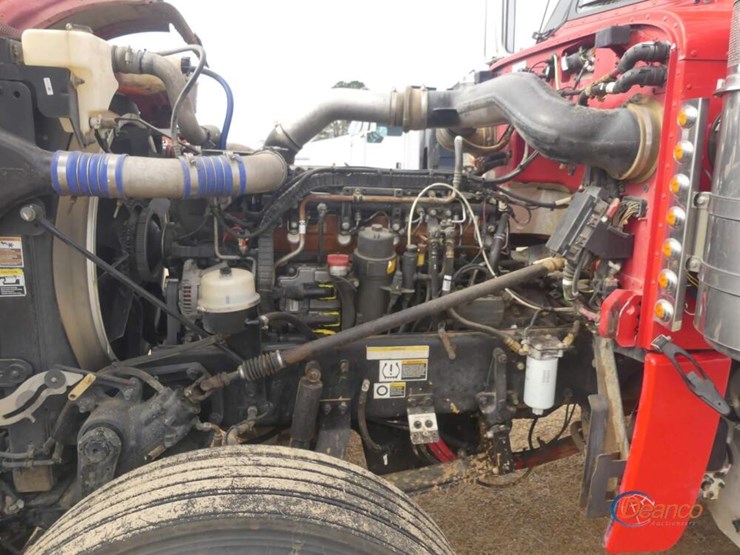 2018-peterbilt-389-image-9