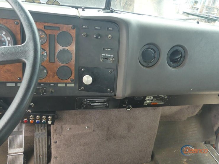 1995-international-9300-image-16