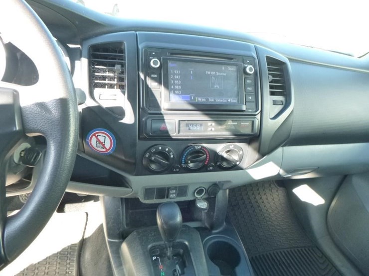 2014-toyota-tacoma-image-10