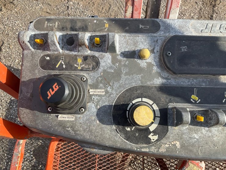 2000-jlg-e300ajp-image-13