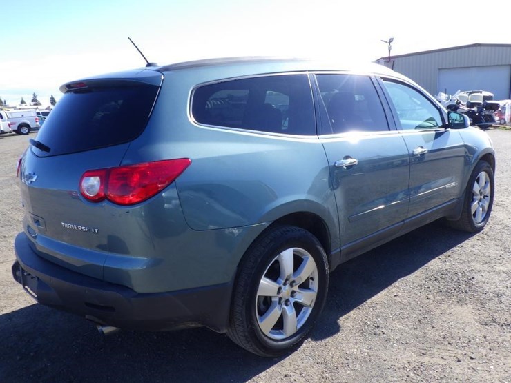 2009-chevrolet-traverse-image-3