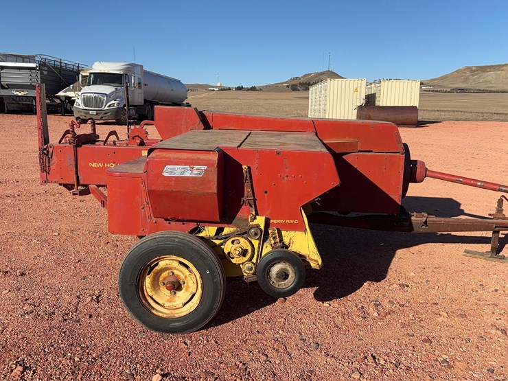 new-holland-275-image-3