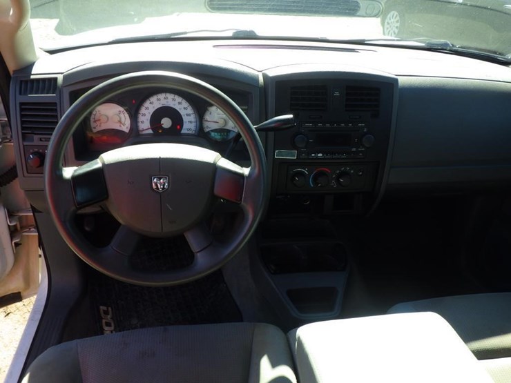 2005-dodge-dakota-image-7