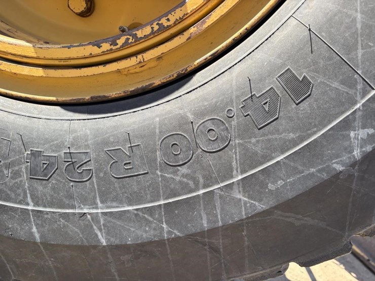 caterpillar-143h-image-32