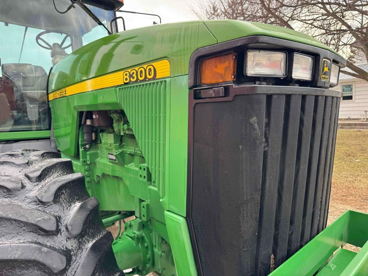 1997-john-deere-8300-image-16