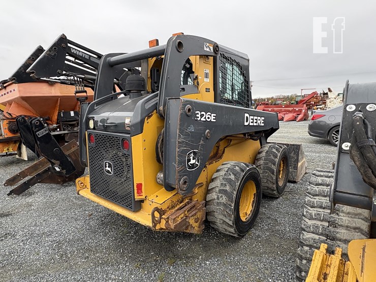 2015-deere-326e-image-6