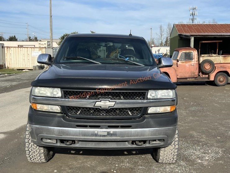 2002-chevrolet-silverado-2500-image-8
