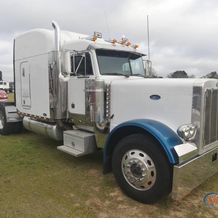 2004 PETERBILT 379
