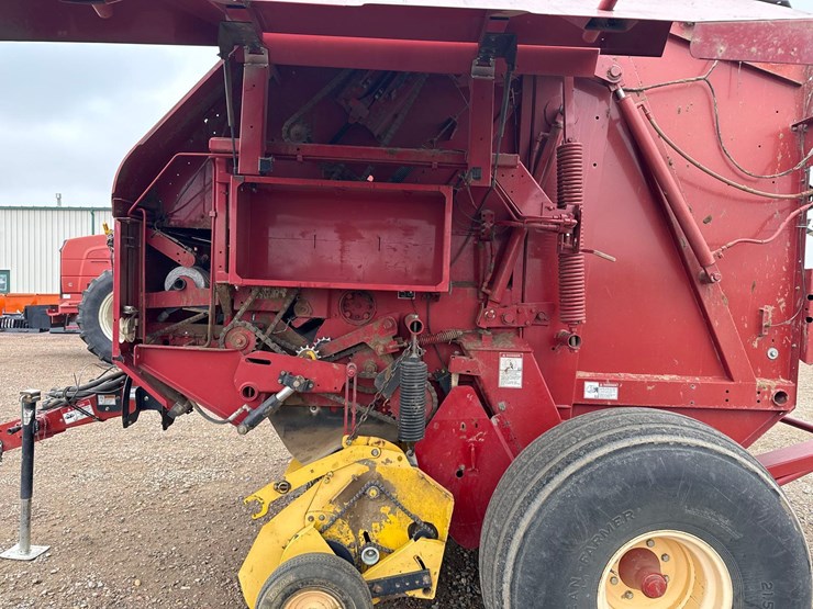 2010-new-holland-br7090-image-18