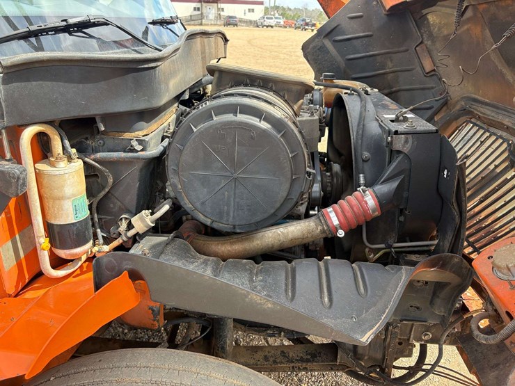 2004-international-durastar-4300-image-53