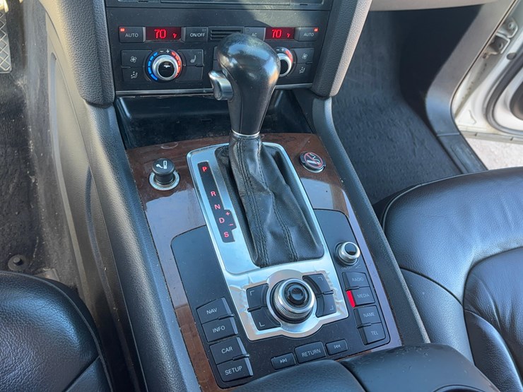 2011-audi-q7-image-11