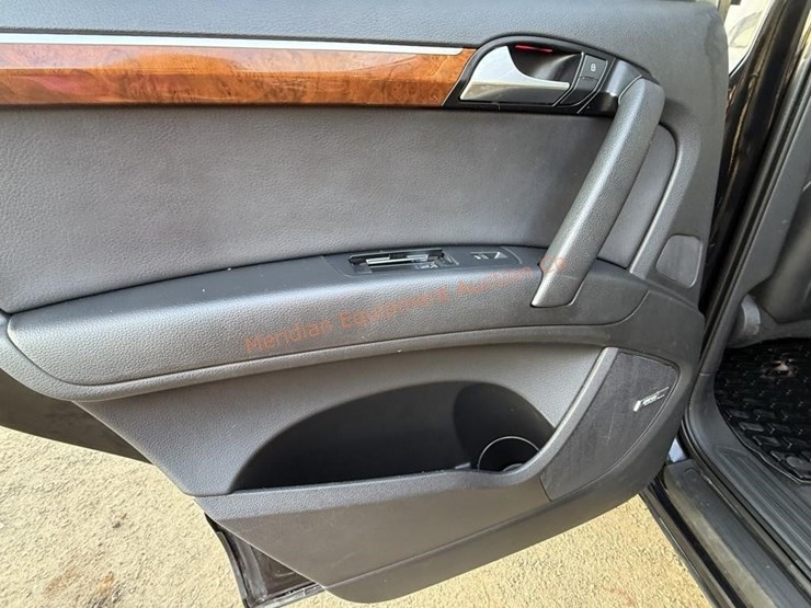 2014-audi-q7-image-26