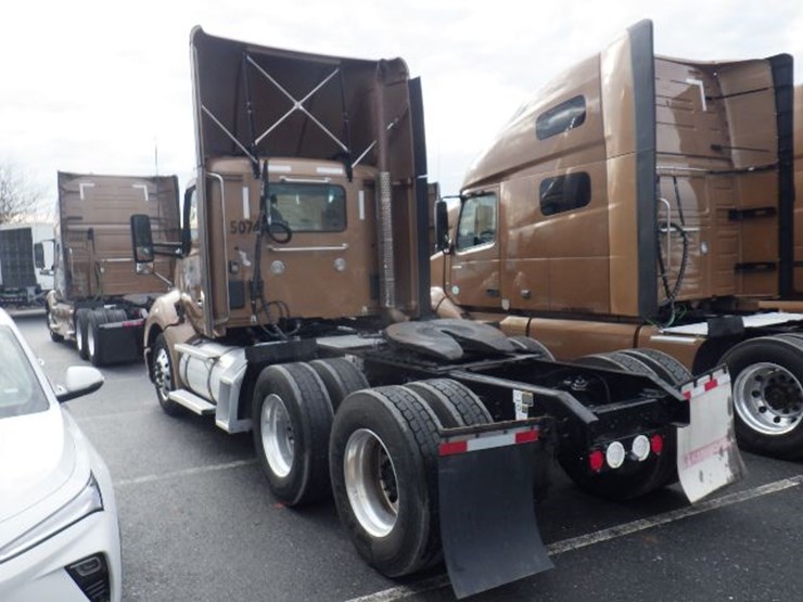 2022-kenworth-t680-image-12