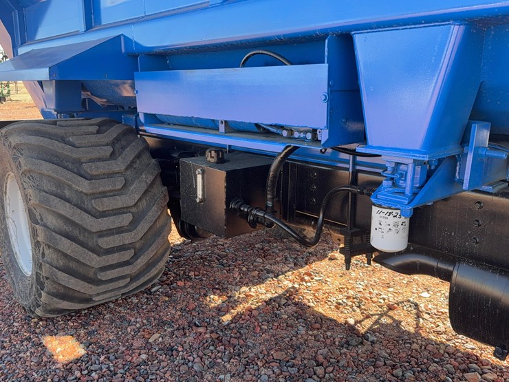 1995-international-8100-image-22