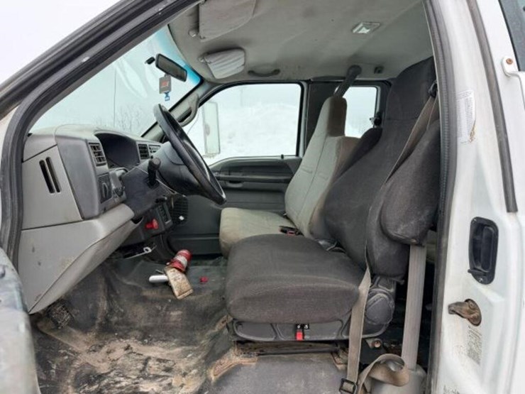 2009-ford-f650-xlt-image-16