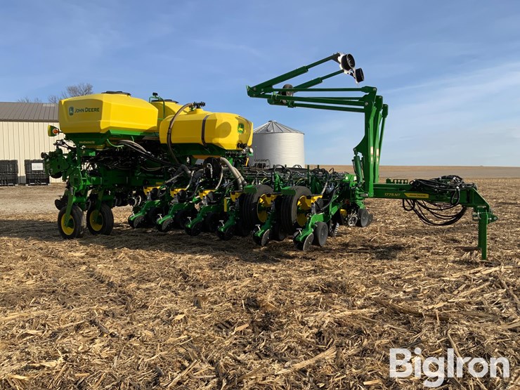 2022-john-deere-1775nt-image-3