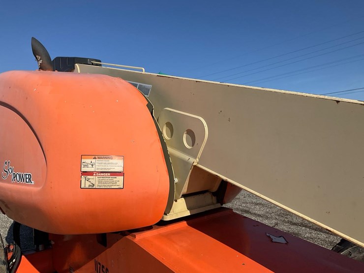 2004-jlg-600s-image-65