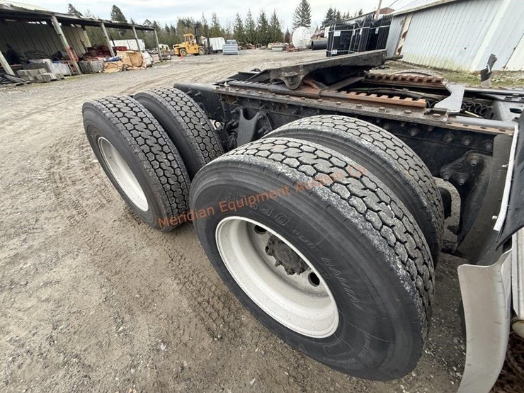 2017-international-prostar-image-25