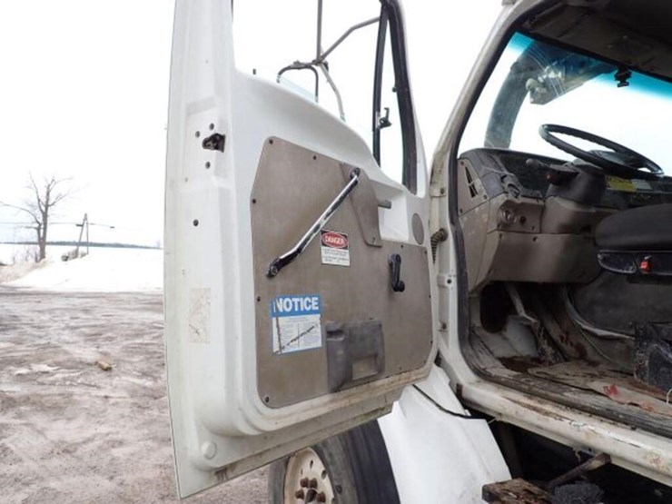 2002-sterling-l9500-image-26